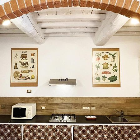 Appartamento Con Piscina E Giardino A Сиена Экстерьер фото