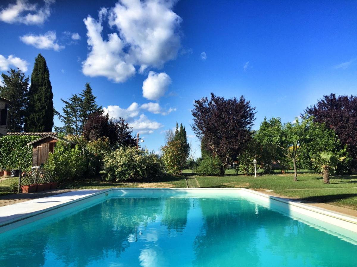 Appartamento Con Piscina E Giardino A Сиена Экстерьер фото