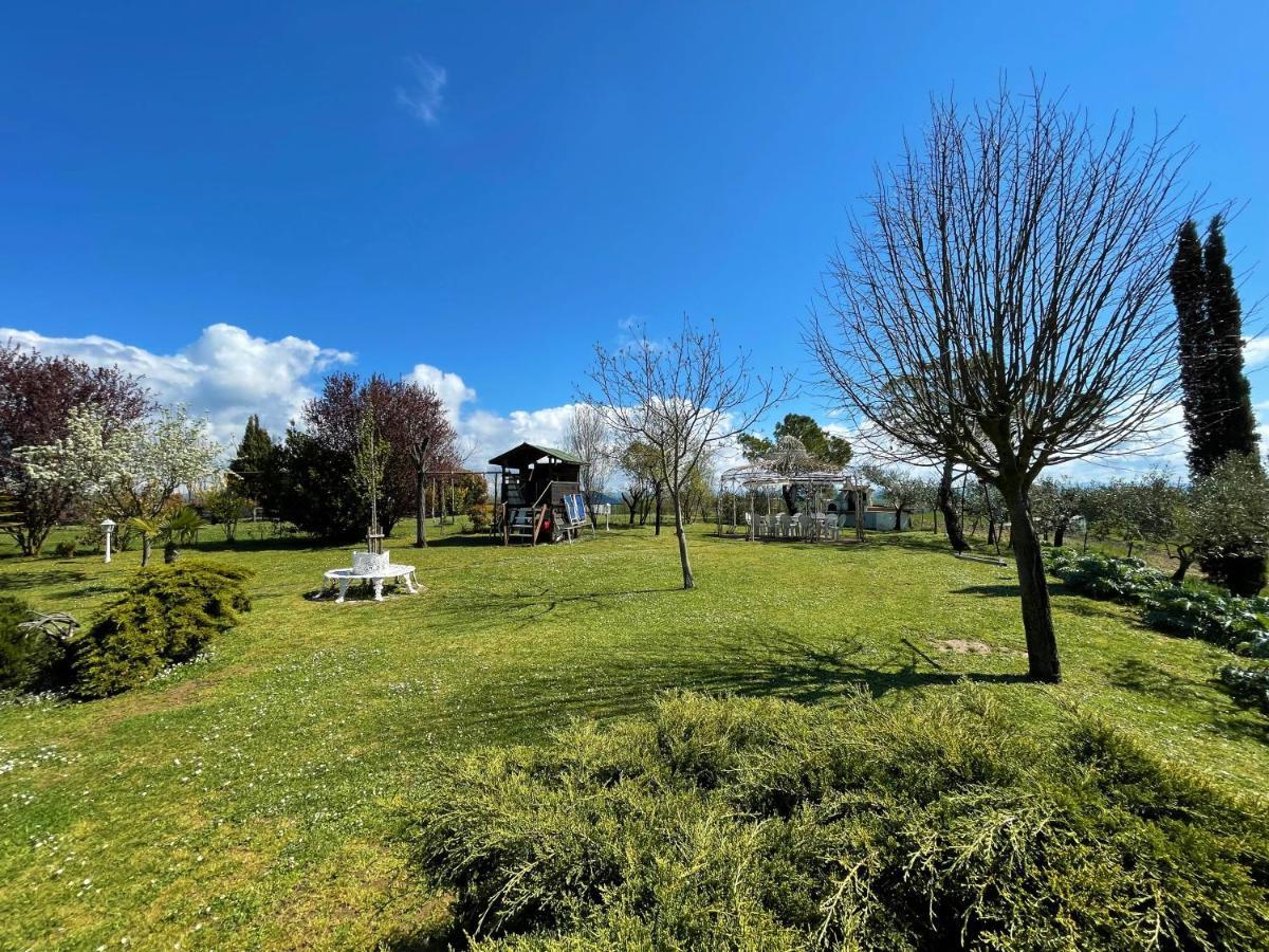 Appartamento Con Piscina E Giardino A Сиена Экстерьер фото
