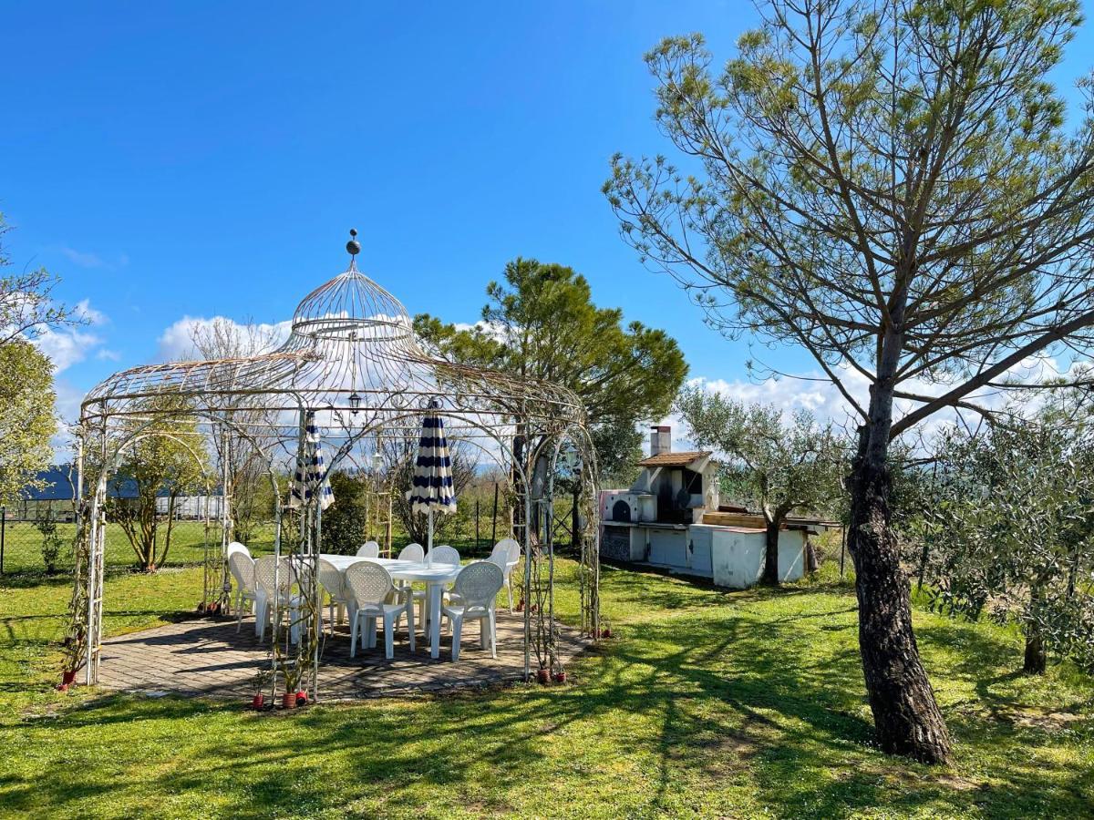 Appartamento Con Piscina E Giardino A Сиена Экстерьер фото